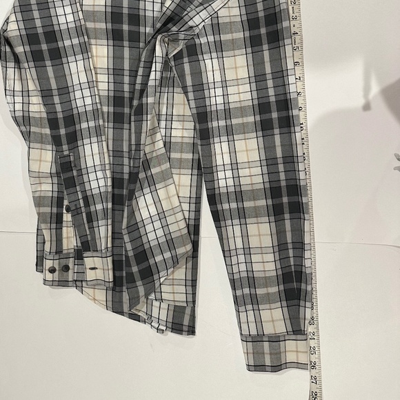 Columbia Sportswear Company Men's Shirt - Size M - Picture 9 of 15